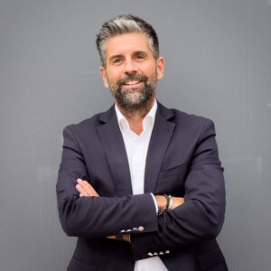 expert en investissement immobilier souriant Christophe Cuberot